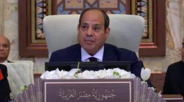 قمة بغداد: الرئيس السيسي يؤكد أن السلام العادل يبقى بعيدًا عن متناول اليد رغم تطبيع إسرائيل مع جميع الدول العربية.