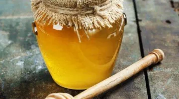 عميد زراعة عين شمس السابق يصف عسل النحل المتداول على مواقع التواصل بأنه 99% مزيف ويدعو للتسويق.