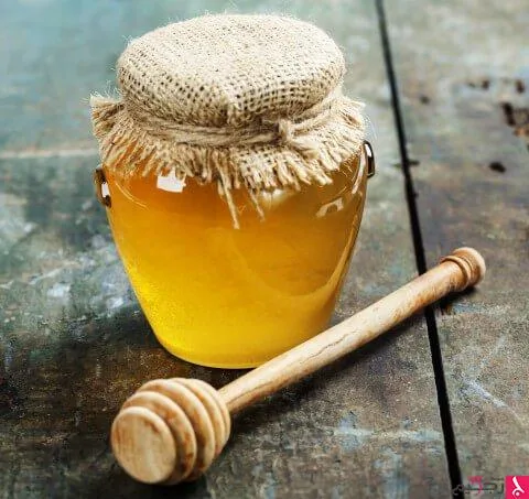 عميد زراعة عين شمس السابق يصف عسل النحل المتداول على مواقع التواصل بأنه 99% مزيف ويدعو للتسويق. عميد زراعة عين شمس السابق يصف عسل النحل المتداول على مواقع التواصل بأنه 99% مزيف ويدعو للتسويق.