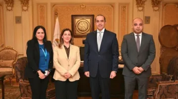 فوزي يرحب بممثلة المفوضية السامية للأمم المتحدة لشؤون اللاجئين في القاهرة