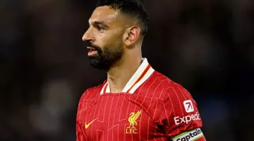 في آخر لقاء له: ما الذي يحتاجه صلاح للفوز بجائزة الحذاء الذهبي الأوروبي 2025؟