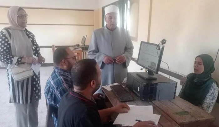 في آخر يوم لها.. رئيس منطقة القليوبية الأزهرية يتفقد لجان امتحانات القراءات لمرحلة التخصص في آخر يوم لها.. رئيس منطقة القليوبية الأزهرية يتفقد لجان امتحانات القراءات لمرحلة التخصص