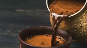 في أي عمر يمكن للأطفال بدء شرب القهوة؟ دكتورة تغذية تشرح ذلك