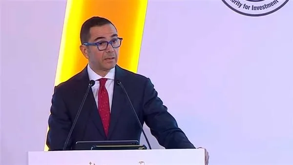 في اجتماع الحكومة، وزير الاستثمار يقدم البرنامج الجديد لاسترداد تكاليف التصدير. في اجتماع الحكومة، وزير الاستثمار يقدم البرنامج الجديد لاسترداد تكاليف التصدير.