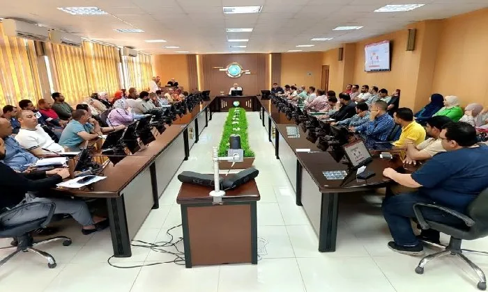 في اجتماع موسع، رئيس مياه البحيرة يستعرض الوضع الحالي لمشروعات «حياة كريمة» في اجتماع موسع، رئيس مياه البحيرة يستعرض الوضع الحالي لمشروعات «حياة كريمة»