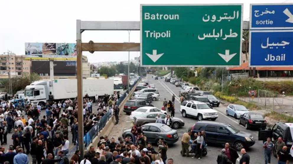 في البترون.. "ماتش" من نوع آخر على هامش الانتخابات (فيديو) في البترون.. "ماتش" من نوع آخر على هامش الانتخابات (فيديو)