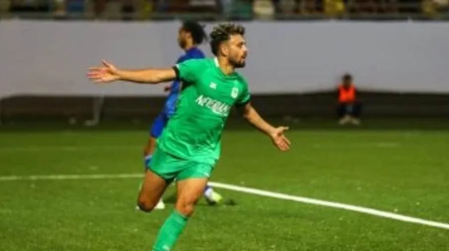 في الدقائق الأولى.. صلاح محسن يضرب الأهلي بهدف أول