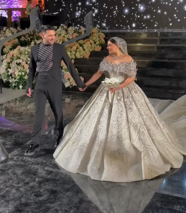 في خضم جدل كبير حول مظهره، الفنان مسلم يوجه رسالة heartfelt إلى زوجته. في خضم جدل كبير حول مظهره، الفنان مسلم يوجه رسالة heartfelt إلى زوجته.