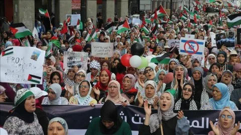 في ذكرى النكبة: مغاربة يعبرون عن تضامنهم مع غزة ويرفضون التطبيع في ذكرى النكبة: مغاربة يعبرون عن تضامنهم مع غزة ويرفضون التطبيع