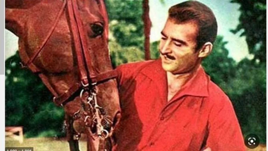 في ذكرى رحيله… أحمد مظهر لا يزال فارسًا في ذاكرة الفن