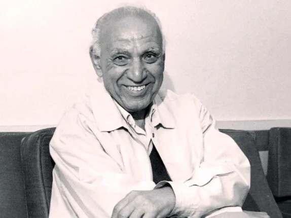 في ذكرى ميلاده.. الراحل صلاح أبو سيف موظف غزل المحلة الذي أصبح رائد الواقعية بالسينما المصرية