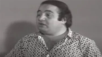 في ذكرى ميلاده: كيف تمكن يونس شلبي من تحويل “تلعثمه” وخروجه عن النص إلى إرث فني خالد؟