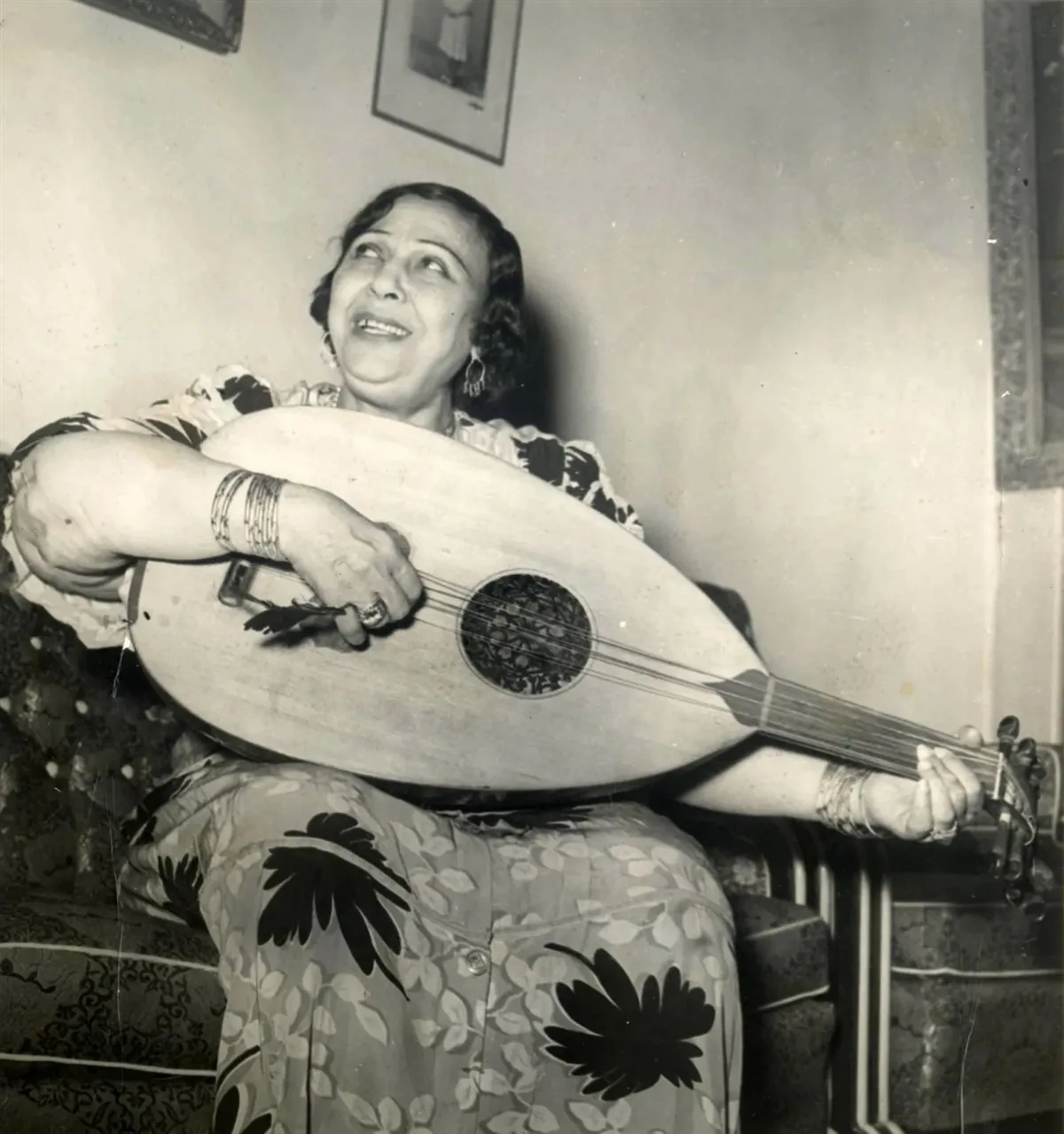 في ذكرى ولادة “سلطانة الطرب” منيرة المهدية .. رائدة حطمت الحواجز في ذكرى ولادة “سلطانة الطرب” منيرة المهدية .. رائدة حطمت الحواجز
