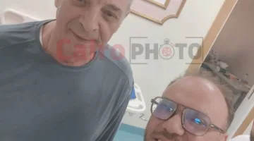 في لفتة إنسانية.. محمود حميدة يطمئن على مرضى القلب خلال زيارته للفنان صبري عبد المنعم
