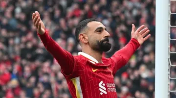 في مواجهة احتفالية مع كريستال بالاس، ليفربول يحصل على كأس الدوري الإنجليزي.