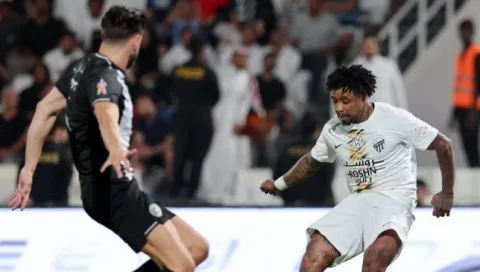 في مواجهة مشوقة، الاتحاد يتغلب على الشباب بثلاثية. في مواجهة مشوقة، الاتحاد يتغلب على الشباب بثلاثية.