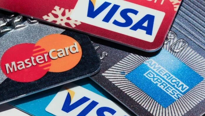 في موسم الحج: اكتشف قيود السحب والشراء خارج مصر باستخدام بطاقات 3 بنوك. في موسم الحج: اكتشف قيود السحب والشراء خارج مصر باستخدام بطاقات 3 بنوك.