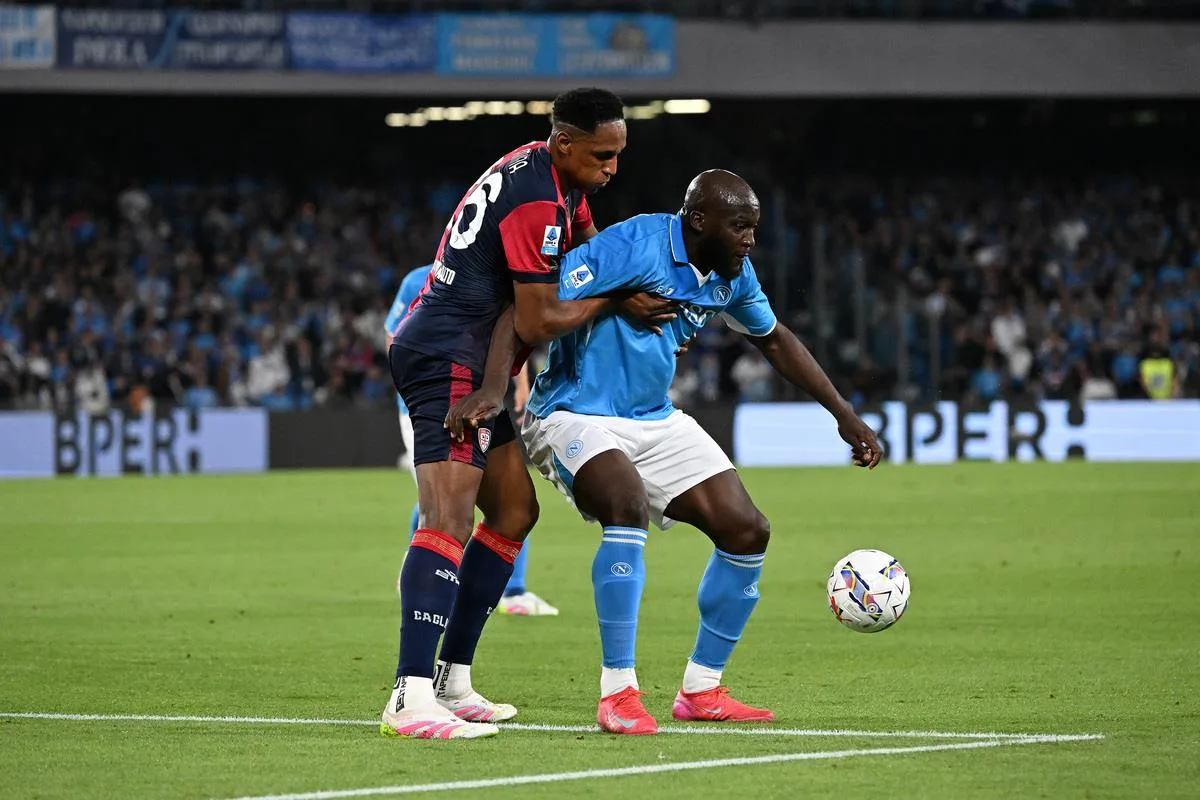 فيديو | إنتر ميلان يُحقق انتصاراً مزدوجاً، لكن نابولي يتغلب على كالياري ويتوج بلقب الدوري الإيطالي. فيديو | إنتر ميلان يُحقق انتصاراً مزدوجاً، لكن نابولي يتغلب على كالياري ويتوج بلقب الدوري الإيطالي.