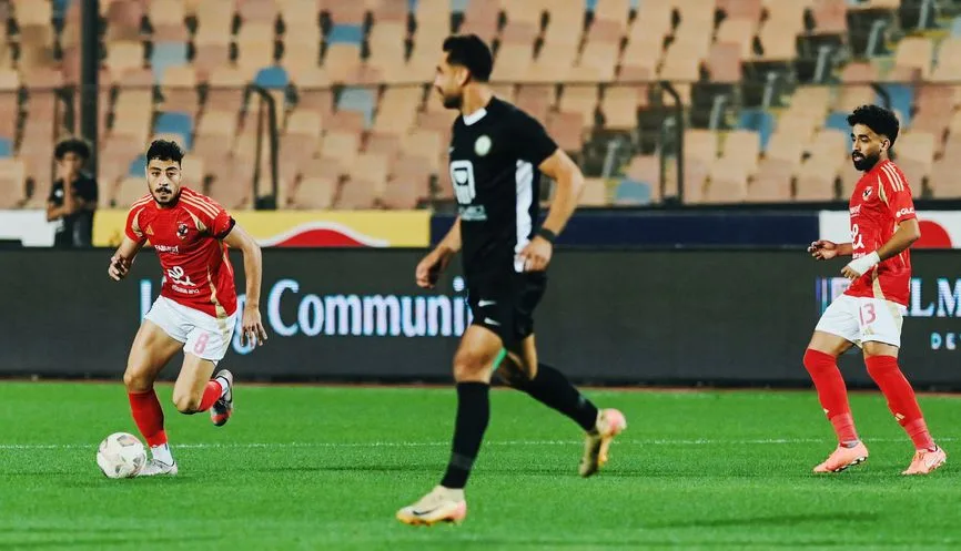 فيديو.. الأهلي يوشك على خوض مباراة في الإسماعيلية فيديو.. الأهلي يوشك على خوض مباراة في الإسماعيلية