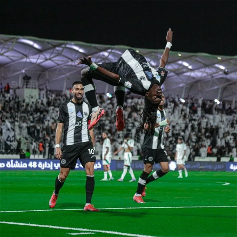 فيديو | الشباب يكسر شوكة الأهلي بثلاثية مثيرة في الدوري السعودي