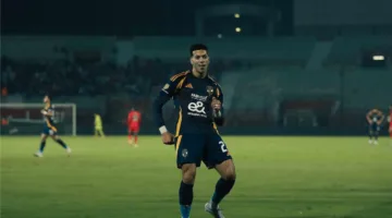 فيديو | بتضحية شخصية.. الشحات يمرر لإمام عاشور ليحرز الهدف السادس للأهلي أمام فاركو