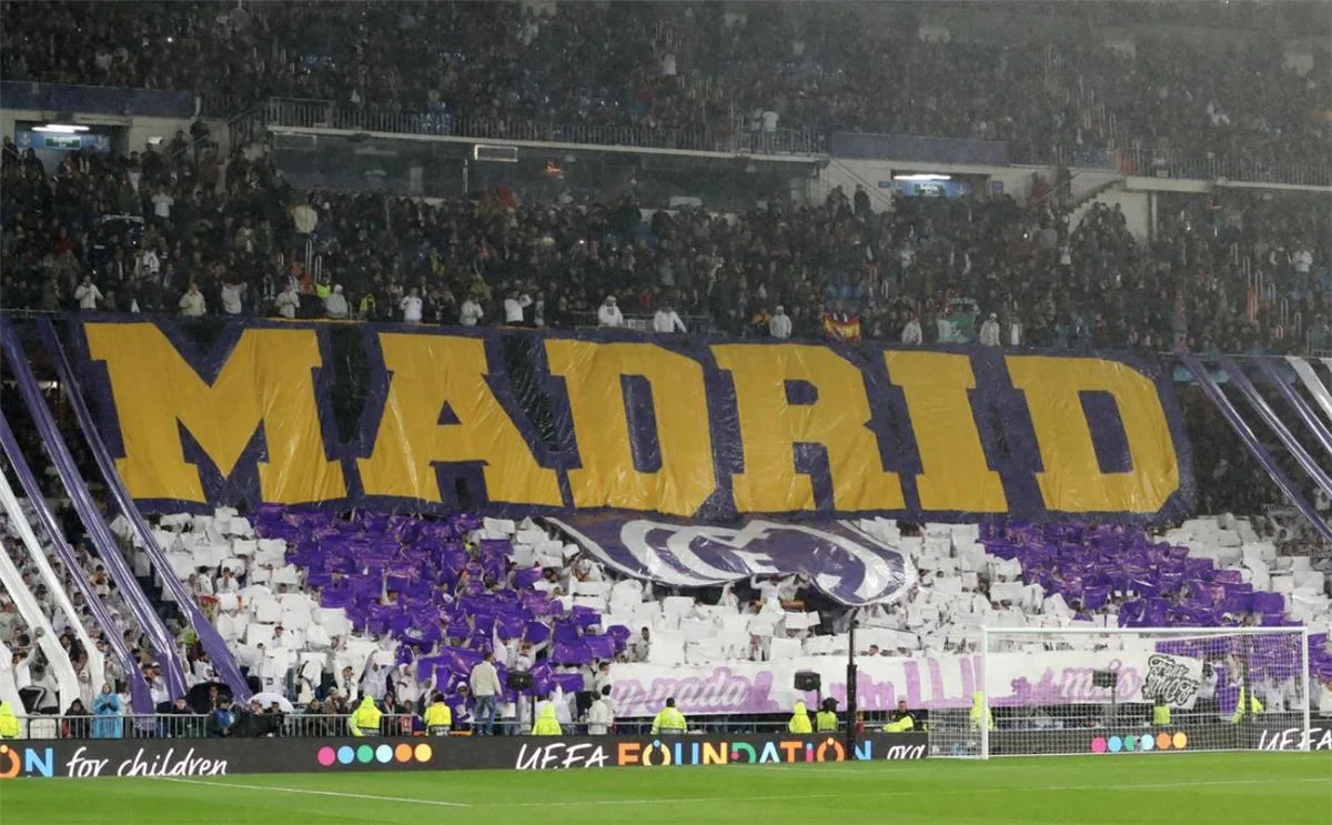 فيديو | جماهير ريال مدريد توجه رسالة لـ إنتر ميلان بعد إقصاء برشلونة من دوري الأبطال
