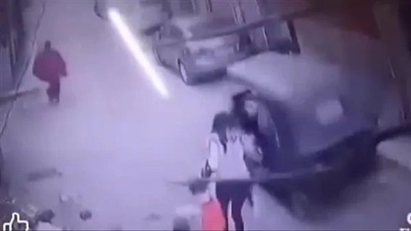 فيديو متداول لخطف طفل داخل «توك توك» يثير الجدل.. والأمن يكشف: الواقعة تعود لي يناير والخاطف والده