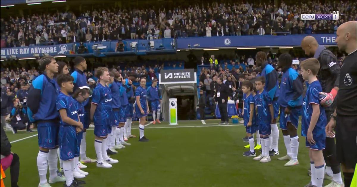 فيديو | ممر شرفي من تشيلسي لـ ليفربول بعد التتويج بلقب الدوري الإنجليزي