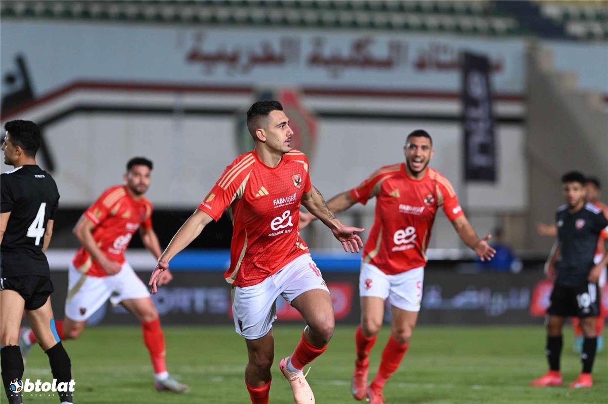 فيديو | من أول لمسة.. جراديشار يُسجل هدف الأهلي الثالث أمام بتروجيت