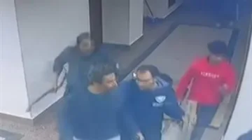 فيديو يوثق طرد أحمد الدجوي من الجامعة على يد مجموعة من البلطجية.. وتعليق شقيقه