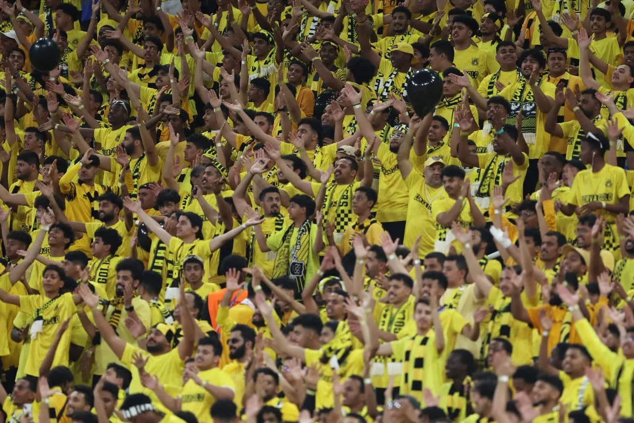 فيديو – محاولات لتعكير فرحة جماهير الاتحاد بلقب الدوري السعودي فيديو – محاولات لتعكير فرحة جماهير الاتحاد بلقب الدوري السعودي