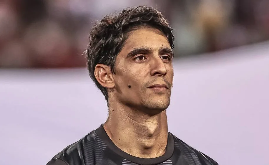 فيديو – مشجعو الوداد المغربي يبهرون ياسين بونو بتيفو مذهل فيديو – مشجعو الوداد المغربي يبهرون ياسين بونو بتيفو مذهل