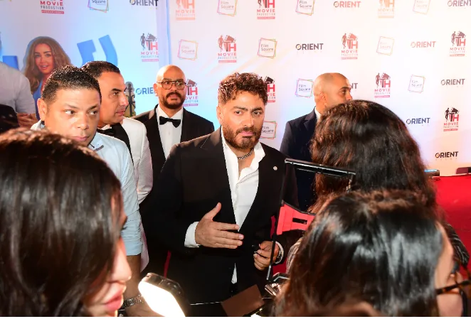 فيلم ريستارت: تامر حسني يتألق على السجادة الحمراء بسيارته “تمناية” في العرض الخاص فيلم ريستارت: تامر حسني يتألق على السجادة الحمراء بسيارته “تمناية” في العرض الخاص
