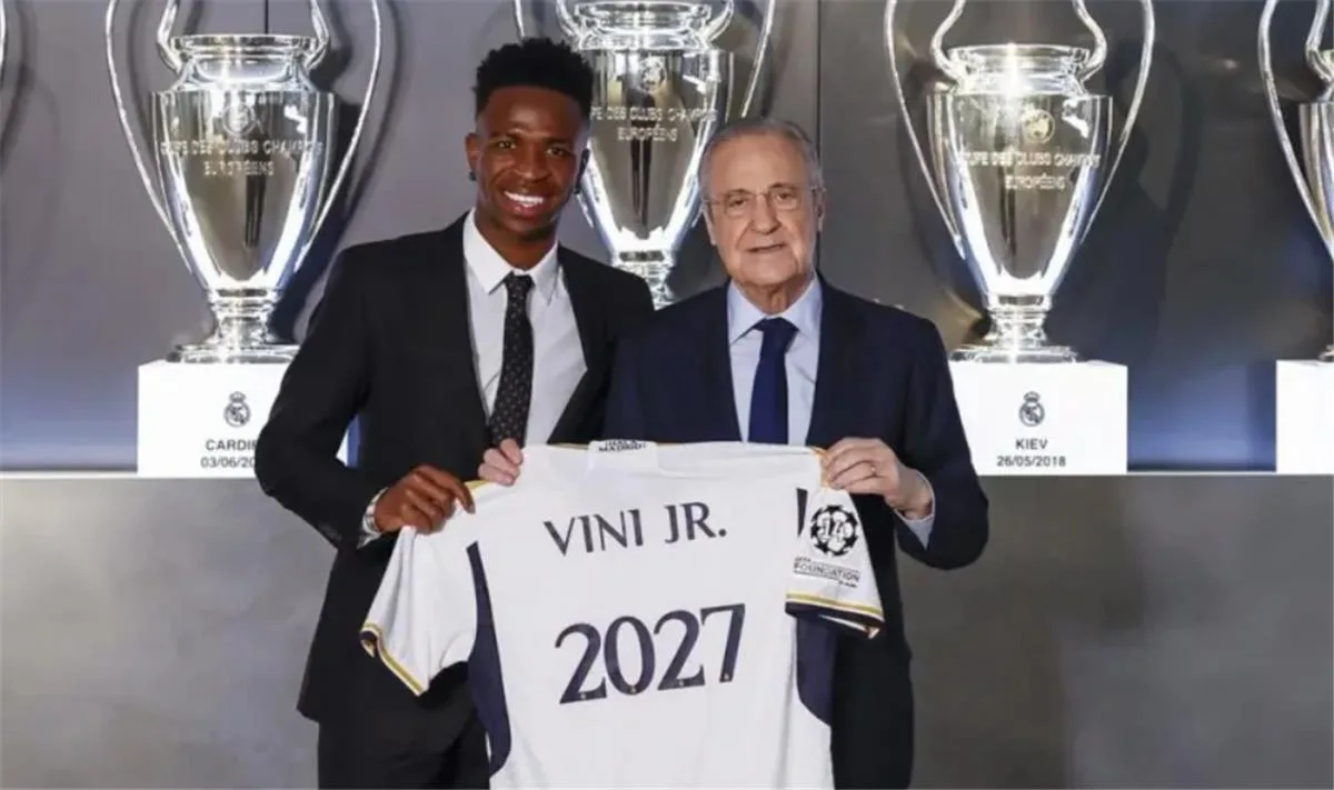 فينيسيوس يستغل خدعة لزيادة راتبه مع ريال مدريد.. وغضب النادي يظهر.