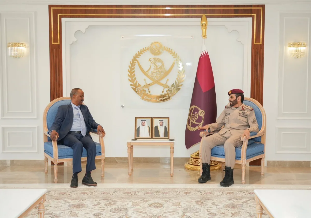 قائد الحرس الأميري يلتقي بقائد الحرس الجمهوري في جيبوتي قائد الحرس الأميري يلتقي بقائد الحرس الجمهوري في جيبوتي