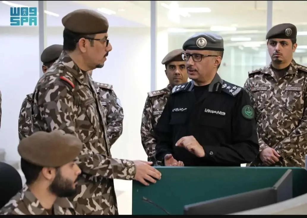 قائد القوات الخاصة للأمن البيئي يقوم بزيارة مركز 911 في مكة المكرمة لمتابعة الاستعدادات الميدانية لخدمة الحجاج. قائد القوات الخاصة للأمن البيئي يقوم بزيارة مركز 911 في مكة المكرمة لمتابعة الاستعدادات الميدانية لخدمة الحجاج.
