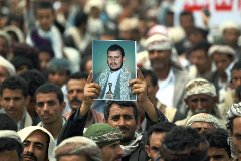 قبل إعلان وقف إطلاق النار.. جماعة “أنصار الله” تكشف عن مهاجمتها أهدافا إسرائيلية وأمريكية بالمُسيرات والصواريخ