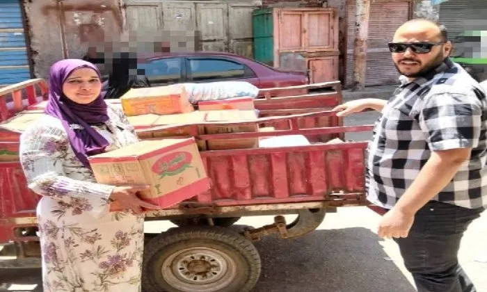 قبل تهريبها.. ضبط 420 زجاجة زيت مدعوم و380 عبوة سكر بوزن ناقص في البحيرة قبل تهريبها.. ضبط 420 زجاجة زيت مدعوم و380 عبوة سكر بوزن ناقص في البحيرة