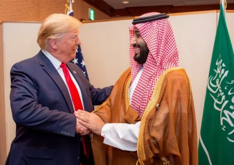 قبيل زيارته للمملكة وفي تحوّل عن سياسة بايدن السابقة… ترامب يفصل التعاون النووي مع السعودية عن مسار التطبيع مع “إسرائيل”