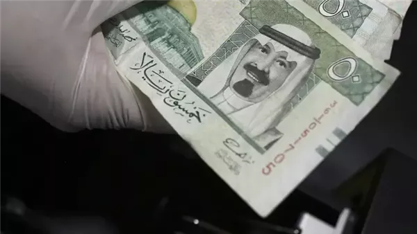 قبيل موسم الحج.. تعرف على سعر الريال السعودي في البنوك