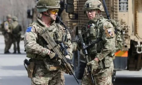 قتل أطفال مقيدين: جنود بريطانيون سابقون يكشفون عن جرائم زملائهم في أفغانستان والعراق. قتل أطفال مقيدين: جنود بريطانيون سابقون يكشفون عن جرائم زملائهم في أفغانستان والعراق.
