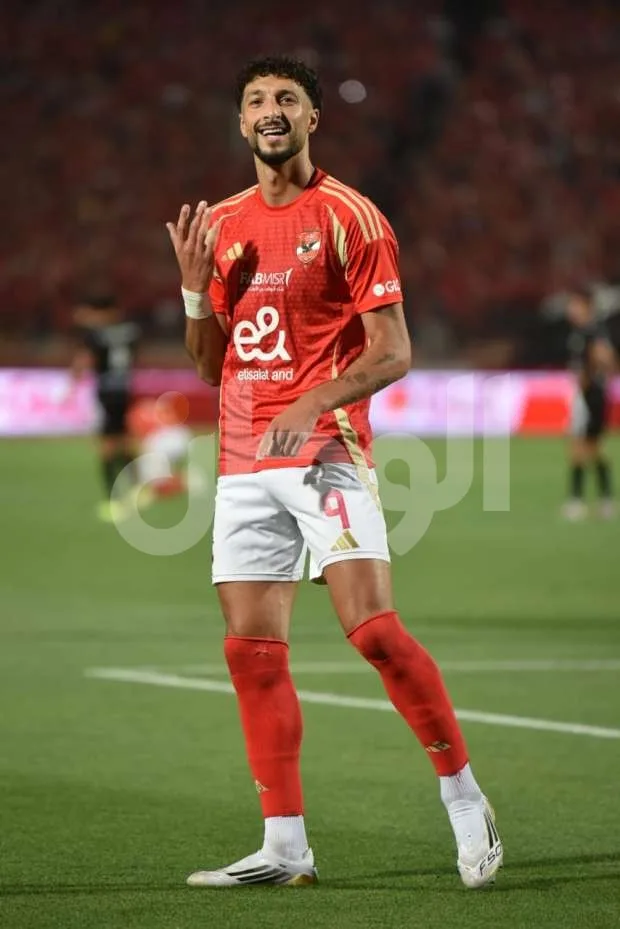 قرار سريع من الأهلي بشأن العروض المقدمة لانتقال وسام أبو علي.