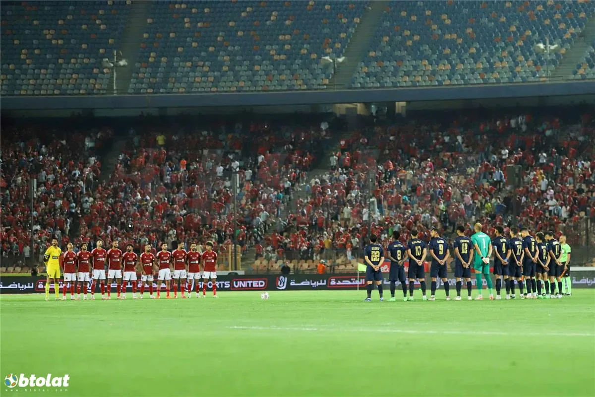 قرارات حكم مباراة الأهلي ضد سيراميكا كليوباترا في الدوري
