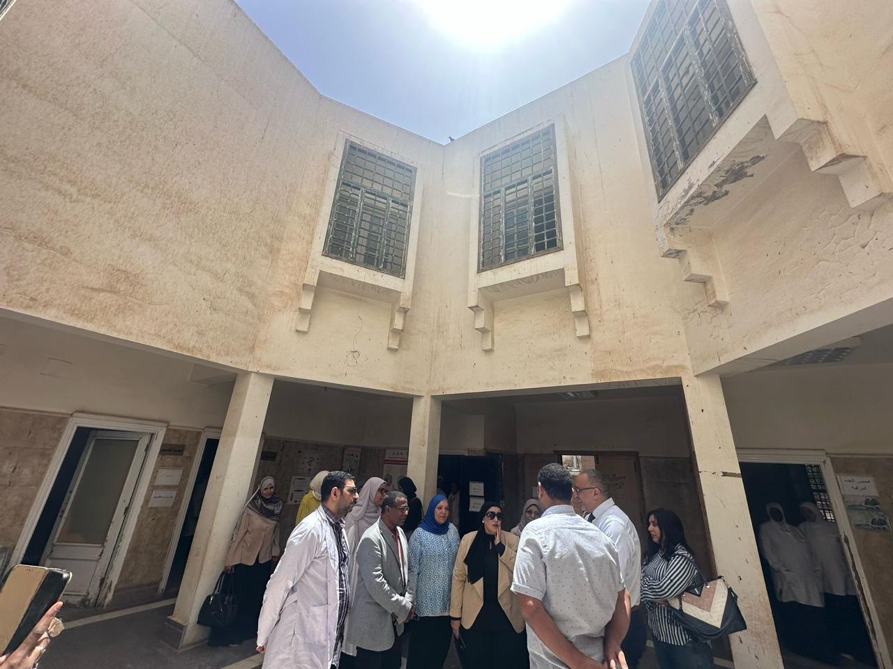 قطاع الرعاية الأساسية يتابع جودة الخدمات الصحية بعدد من الوحدات ومراكز طب الأسرة بأسوان