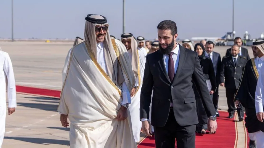قطر تدعم رواتب الموظفين في سوريا بمنحة مالية شهرية