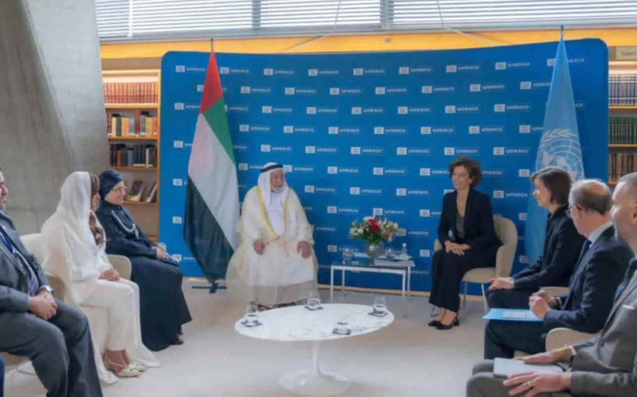 حاكم الشارقة يشارك في توقيع اتفاقية لتحويل أرشيف اليونسكو العالمي إلى الصيغة الرقمية بتمويل قدره 6 ملايين دولار أمريكي. حاكم الشارقة يشارك في توقيع اتفاقية لتحويل أرشيف اليونسكو العالمي إلى الصيغة الرقمية بتمويل قدره 6 ملايين دولار أمريكي.
