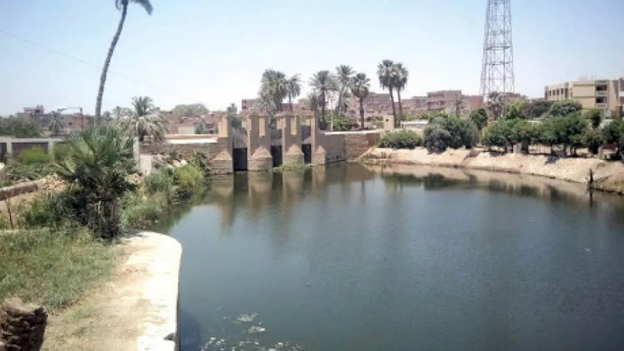 «قناطر اللاهون» في الفيوم.. معلم معماري تاريخي مهدد بسبب المياه «قناطر اللاهون» في الفيوم.. معلم معماري تاريخي مهدد بسبب المياه