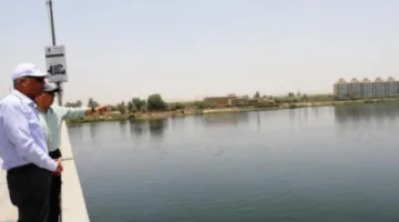 وزير الموارد المائية ومحافظ أسوان يتفقدان هيئة ري إدفو للاطلاع على سير العمل فيها