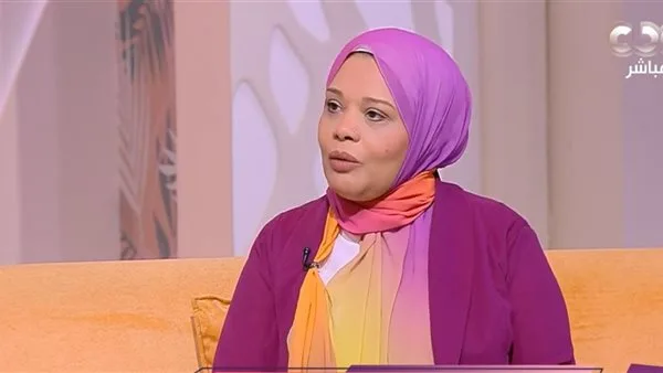 كاتبة تروي قصتها مع جماعة الإخوان واستخدامهم لمشاعر النساء ودعمها نفسيًا بعد مغادرتها لهم.