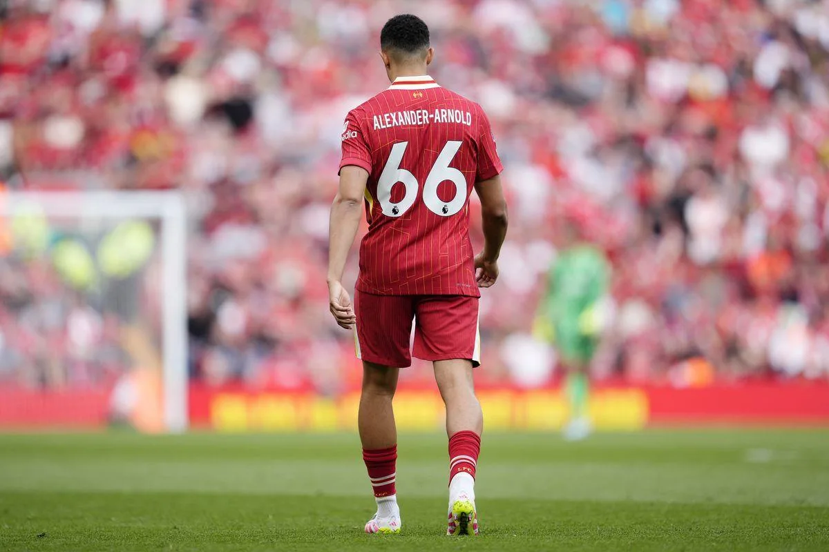 كاراجر يهاجم سلوك الجمهور تجاه أرنولد: ليفربول لن يكرر هذا الفوضى مجددًا كاراجر يهاجم سلوك الجمهور تجاه أرنولد: ليفربول لن يكرر هذا الفوضى مجددًا